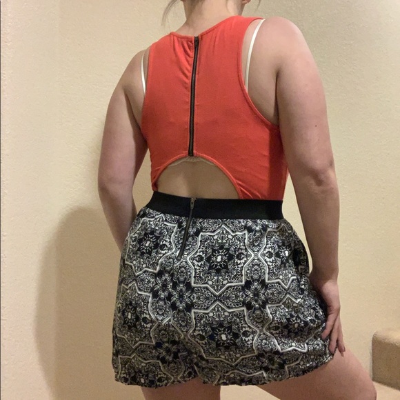 Orange & black & white Patterned short jumpsuit - Picture 4 of 8